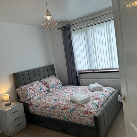Lovely 3 Bedroom House Close To City Centre Peterlee Exterior foto